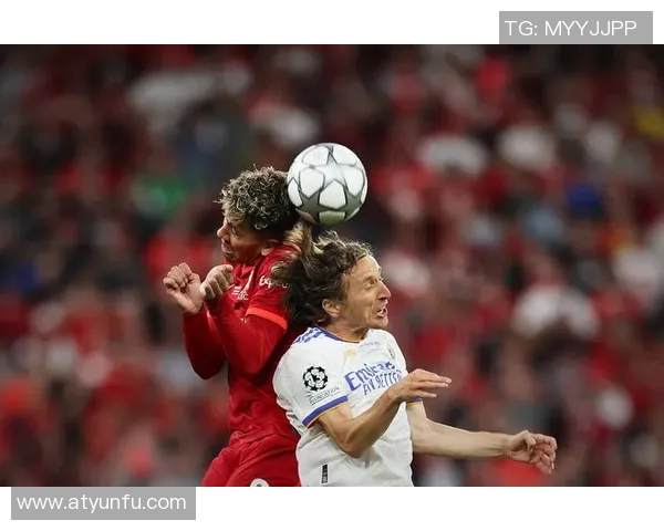 足球明星飞镖竞技精彩瞬间集锦视频分享与分析